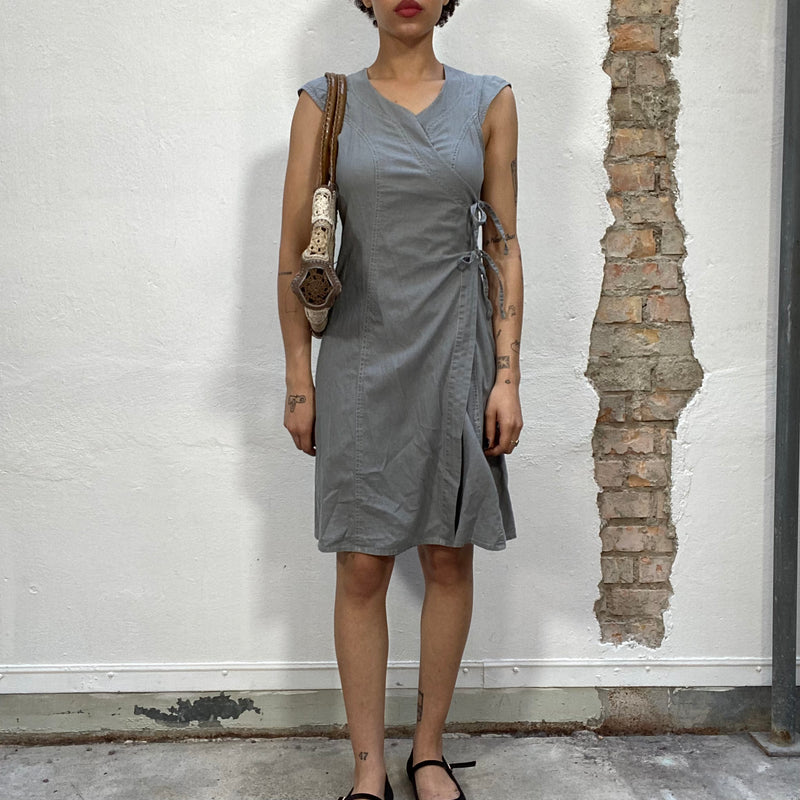 Vintage 2000's Classic Grey Dress with Tie On The Side Details (M)