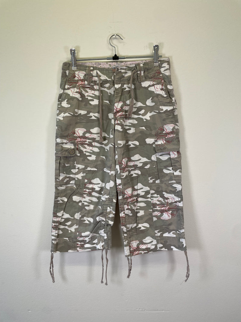 Vintage 90s Camouflage Capri Pants